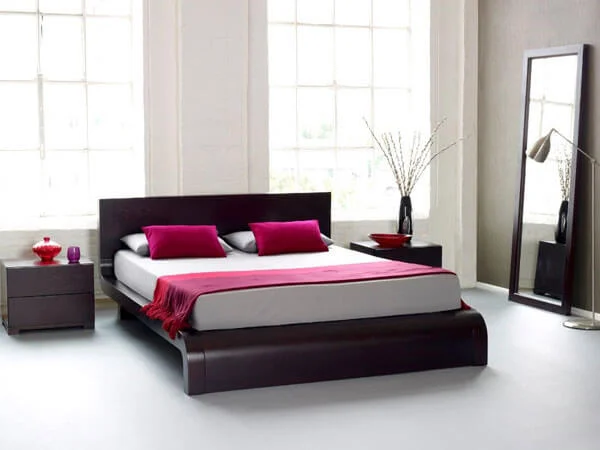 اتاق خواب ترکیب رنگ قرمز و سفید ایجاد نظم و کم کردن رخت و پاش و بی نظمی