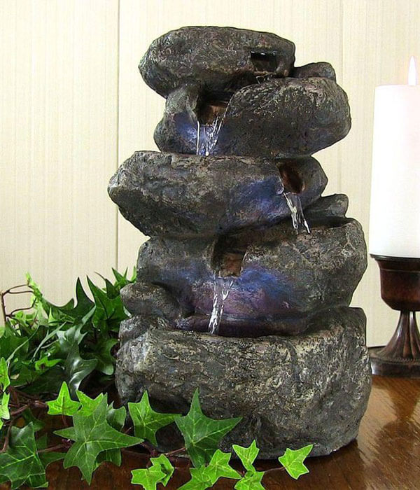 آب نما فایبرگلاس دارای طراحی صخره ایی آبنمای خانگی پیش‌ساخته