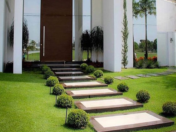 ایجاد فضای سبز در بیرون ویلا طراحی دیوار حیاط