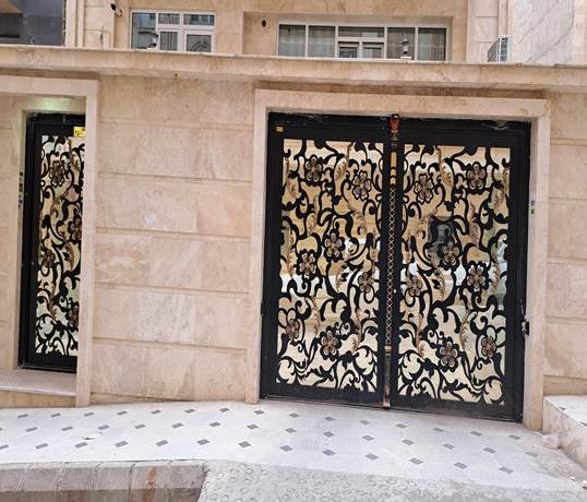 درب حیاط: انتخابی مناسب برای امنیت و زیبایی 1 درب حیاط: انتخابی مناسب برای امنیت و زیبایی
