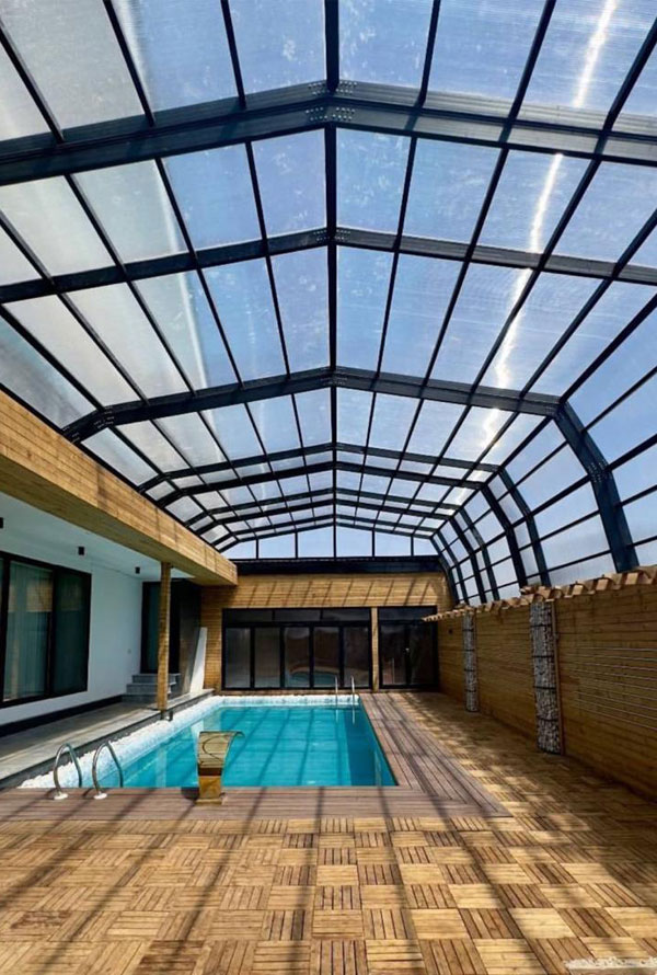 راهنمای کامل سقف چهارفصل متحرک استخر ویلا 2 سقف چهارفصل متحرک برای استخر