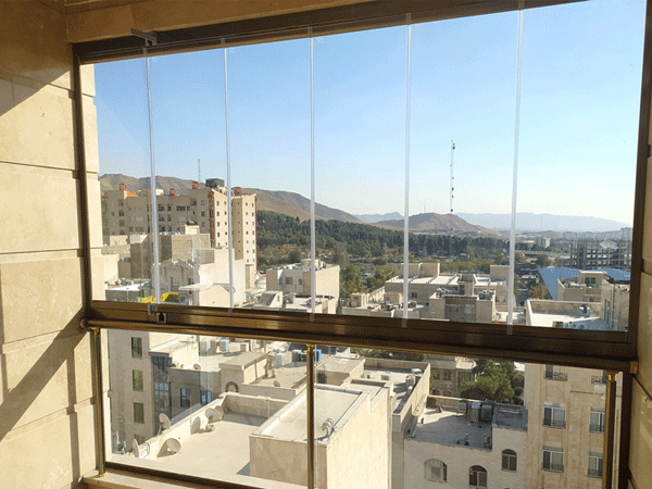تراس شیشه ای