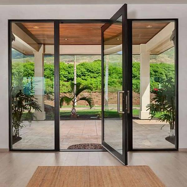 زیبایی و انعطاف پذیری در طراحی درب پیوت